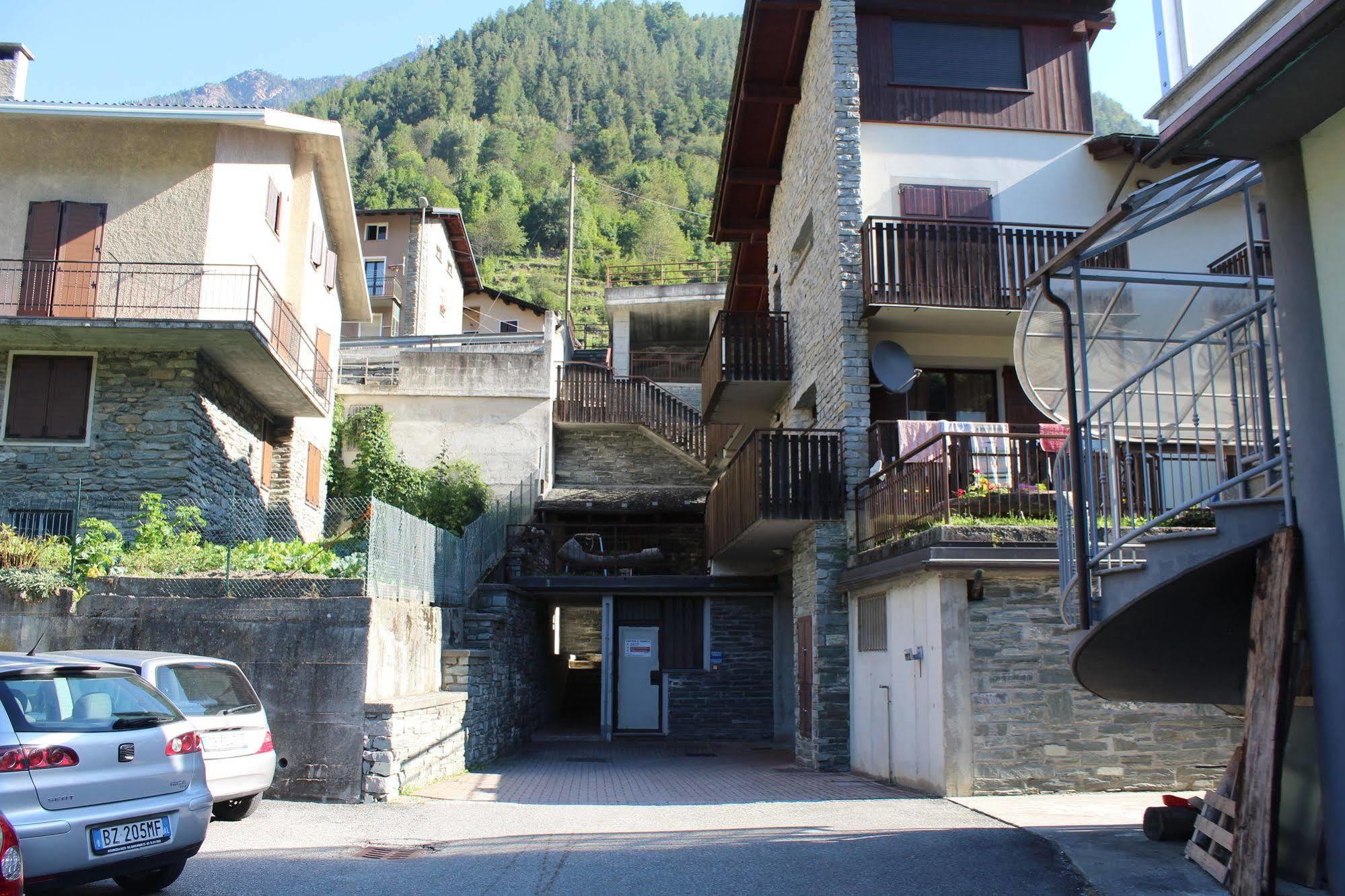 Lanterna Apartment 1 Chiesa in Valmalenco Exterior foto