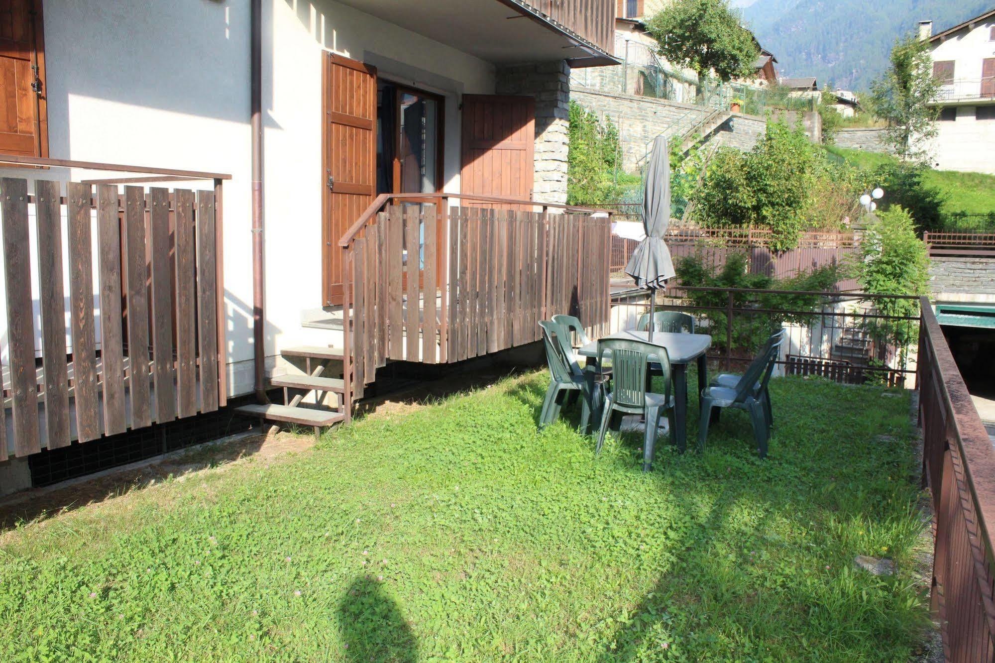 Lanterna Apartment 1 Chiesa in Valmalenco Exterior foto